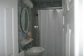 DAS GANZE JAHR - SEEHAUS AM ONTARIO-SEE NY-SPIELE ZIMMER-HOTTUB-KAMIN-HAUSTIERFREUNDLICH - Image 5