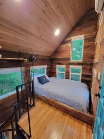 Branches Up Tree House Mountain Getaway - Image 3
