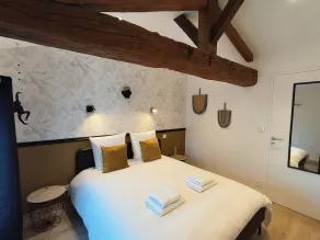 Charming cottage with exterior and parking - Image 5