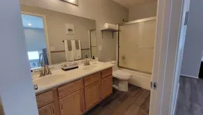 Charming 4 bed / 3 bath house, full amenities! - Image 5