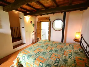 Beautiful Cottage in Pescia with Hot Tub - Image 5