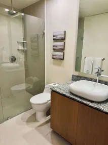 Luxurious First-Floor Apartment in Isla Residences - Image 2
