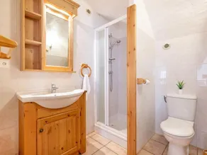 Chalet, wifi, terrasse, cheminée ou poêle à bois, parking, télévision, casier à ski, 190m² - Image 2