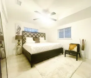 Ideal Home Rental for Large Fan Group- WALK to AT&T Stadium.  Park for free - Image 4