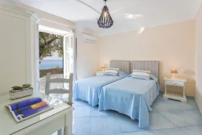 Luxusvilla mit Panoramapool in Ischia, nahe der Amalfiküste - Image 5