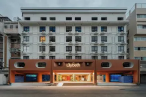 LILYBETH HOTEL PRATUNAM - Image 4