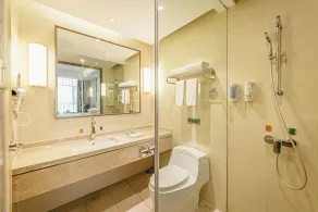 Vienna 3 Good Hotel Huaran Branch - Image 4