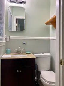 Relaxing at Redstone 3 Bedroom House - Image 3