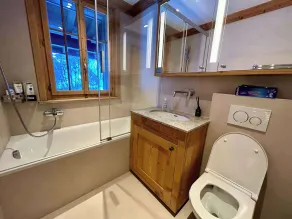 Beautiful Flat With Traditional Architecture - Image 4