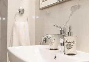 Leora Deluxe Apartment  - Image 4