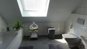 Spacious apartment in a quiet location - Image 4