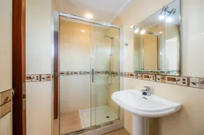 Minimal Apartment Ref 9000 with Sea View, Balcony, Wi-Fi and Air Conditioning - Image 4