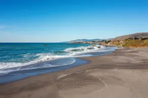 Bodega Bay~Walk to Beach~Ocean Views~Pool Table~Dog Friendly~Beach House! - Image 3