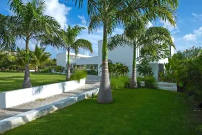 Atelier House by Fantasia Villas - Image 3