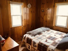 Lakefront Cottage 2 min to downtown - Image 2
