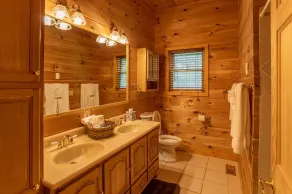 Family Lodge with Sunset Views - Image 4