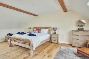 Big Barn - Luxury Cottages - Image 5