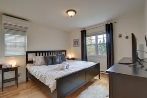 The Golf & Mountain View Retreat by Instant Suites - Image 5