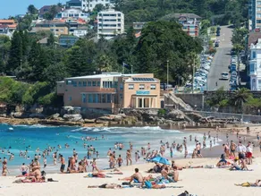 The Arden 3. Coogee New Large Beachside Balc Apt - Image 4