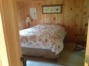 Lakeside Cottage Getaway - Image 5