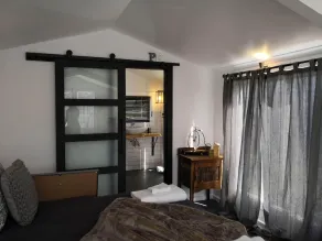 Luxurious Hilltop Studio, only 10 minutes walk to the main street of Daylesford - Image 5