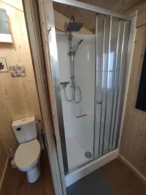 Chalet-Classica-Bagno privato con vasca-Vista lago - Image 3