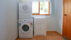Bright Country Home - Image 2