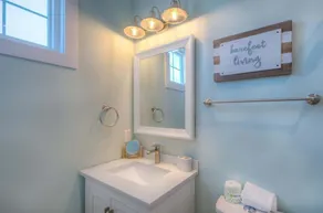Discover beachfront bliss at Starboard Side, Oak Island's spacious 4-bedroom retreat. - Image 3