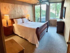 Heros Hideaway, private 1acre flat grassy yard, majestic sunsets - Image 2