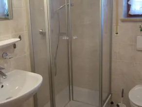 grande apartamento para 4 pessoas com vista staufen com 2 quartos - Image 2