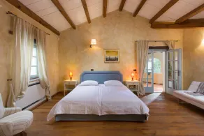 Smuk villa med pool, få minutters kørsel fra stranden, fredelige beliggenhed - Image 3