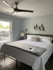 Welcome to unit #4 (upstairs) The “Inn” at Buckeye Lake - On the Water! - Image 2