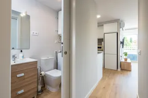 AO-6 Refurbished apartment in community with pool - Image 2