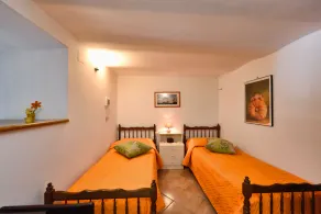 Nice and Romantic Apartment with Sea View  - Image 4