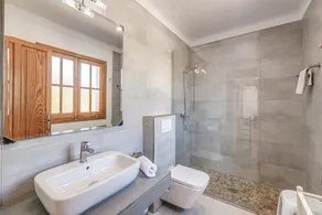 Maison de vacances Villa Isabel avec piscine, Wi-Fi, jardin et terrasse - Image 2