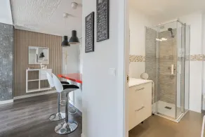 Bredvid Oceanografin, omgiven av hotell. Nära det historiska centrumet och stränderna - Image 2