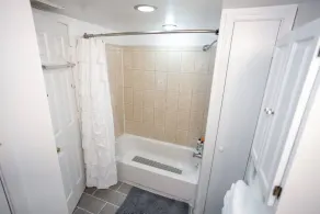 Central DC Metro Area Location, 3 bdrm 3.5 Bath home w/ KING bed, Deck, Parking - Image 4