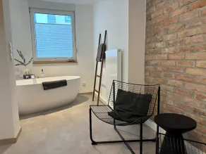 appartement de haute qualité, élégamment meublé, emplacement central à 10min du port - Image 4