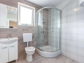 Charming Villa in Dramalj with Hot Tub - Image 2