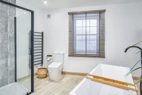 Insignia -  Townhouse that sleeps 6 guests in 3 zip and link bedrooms - Image 5