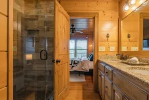 Luxury Retreat: Amazing Mountain Views + Hot Tub - Image 4