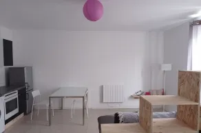 newly renovated comfortable spacious studio - Image 4