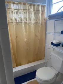 Vi lovar goda tider, komfort och integritet med vår kompakta lägenhet. - Image 2