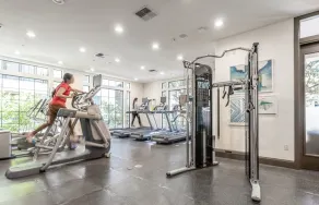 Stylish 1 bed 1 bath apartment- 10 mins from the bay - Image 3