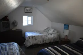 Cute 2 Bedroom Home Near Bay with creek right in the backyard! - Image 5