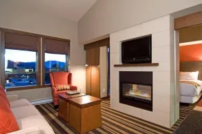 Suite spacieuse + moderne | Procès-verbal du centre-ville de Whistler - Image 5