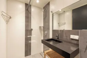 Beachside suite with garden - Image 2