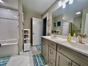 484 E Market - New construction close to town and the Beach! - Image 5