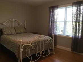 Spacious Bonnet Home Central to Narragansett Beaches and Newport - Image 4