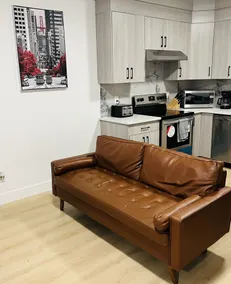 Spacious 2 bedroom suite near beaches and border - Image 2